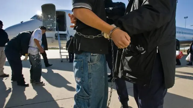 Persecuciones y deportaciones en EE.UU. desintegran a miles de familias latinas.