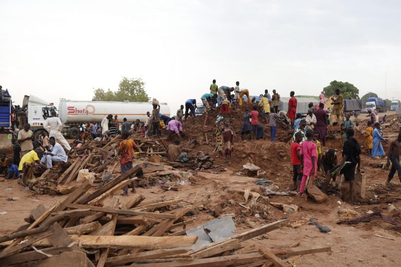 Fuertes lluvias dejan 159 muertos en Nigeria: comunidades enteras afectadas por inundaciones.