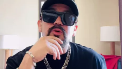 🗞️ Cruz Martínez, fundador de Kumbia Kings, es declarado prófugo por intento de feminicidio.