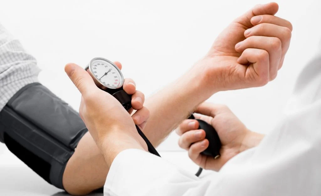 Cómo Evitar la Presión Arterial Alta: Claves para Mantener tu Salud Cardiovascular.