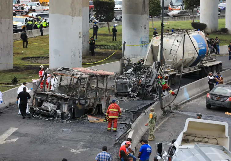 Explosión de pipa de gas en Iztapalapa deja decenas de heridos y genera movilización de emergencia.