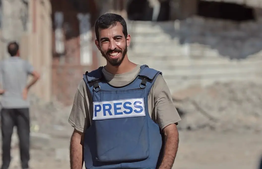 Periodista palestino Saleh al‑Jafarawi es asesinado en Gaza durante enfrentamientos.