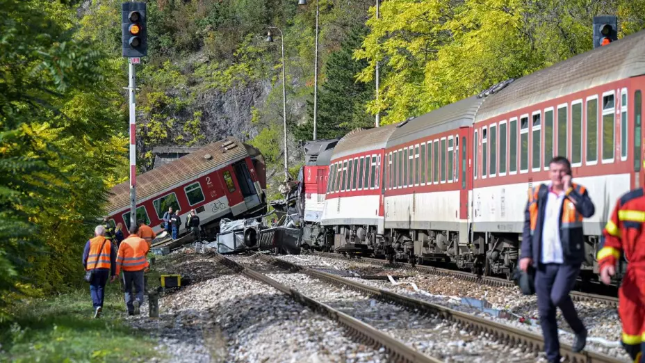🚨 Colisión de trenes en Eslovaquia deja decenas de heridos.